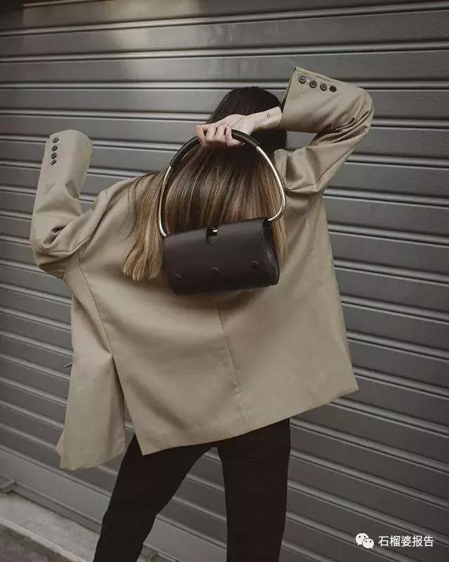 她一年买80个包，看完竟觉得有这个必要