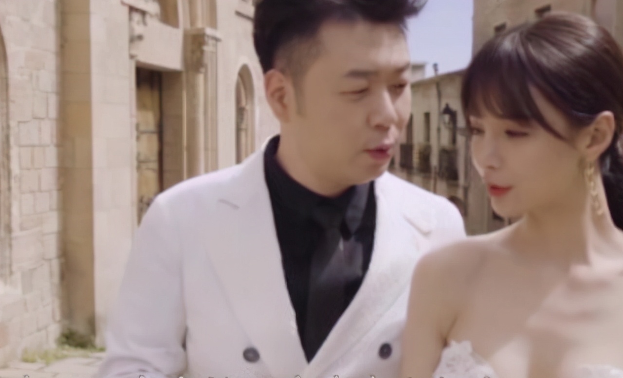 看到沈梦辰婚纱照后,差点没看出杜海涛,果然“胖子是个潜力股”