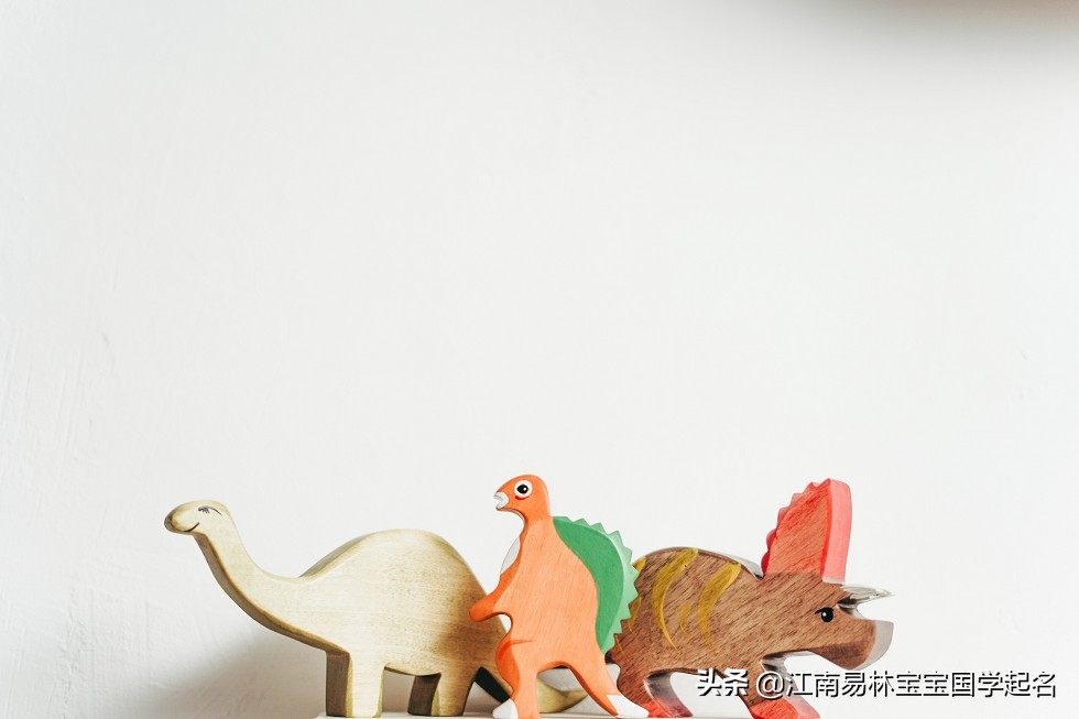 眼波流转顾盼生辉含义,眼波流转顾盼生辉下一句