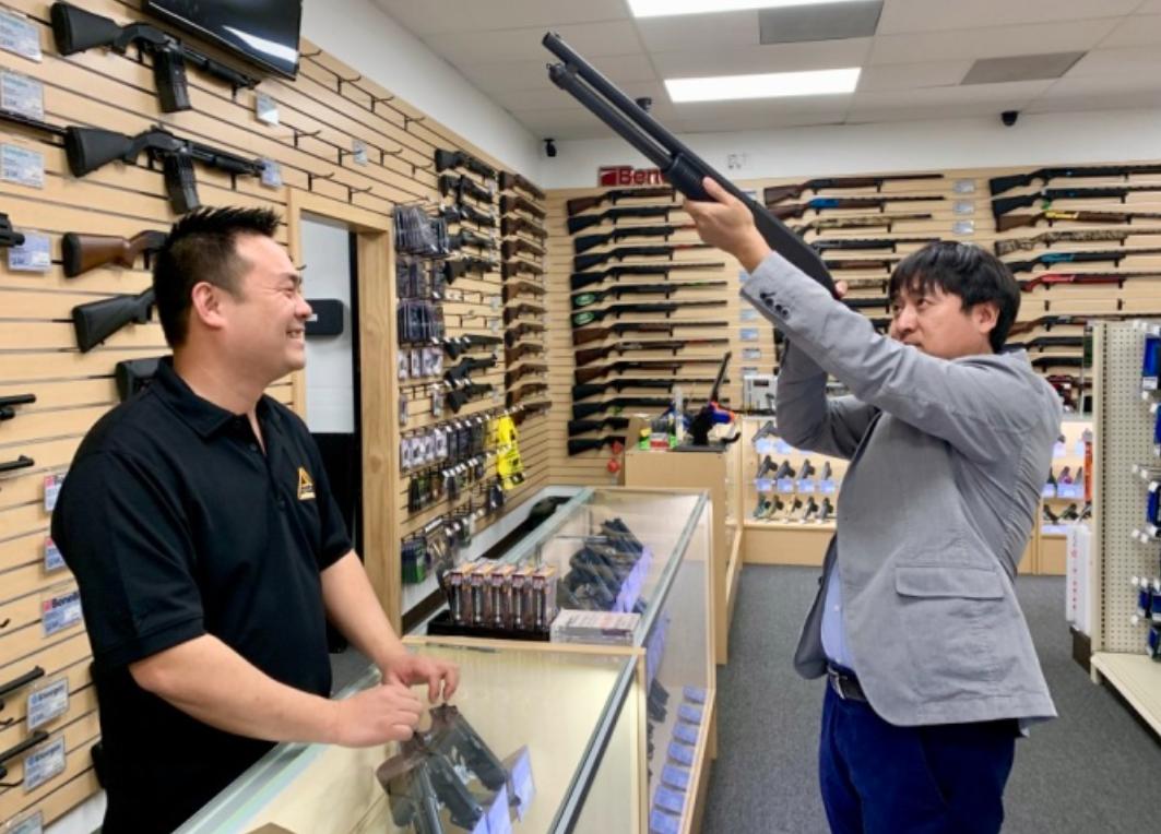 亚裔力量觉醒,美国亚裔疯狂买枪