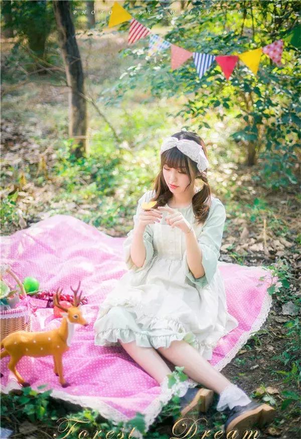 人像发光后期教程,黑色逆光人像后期制作