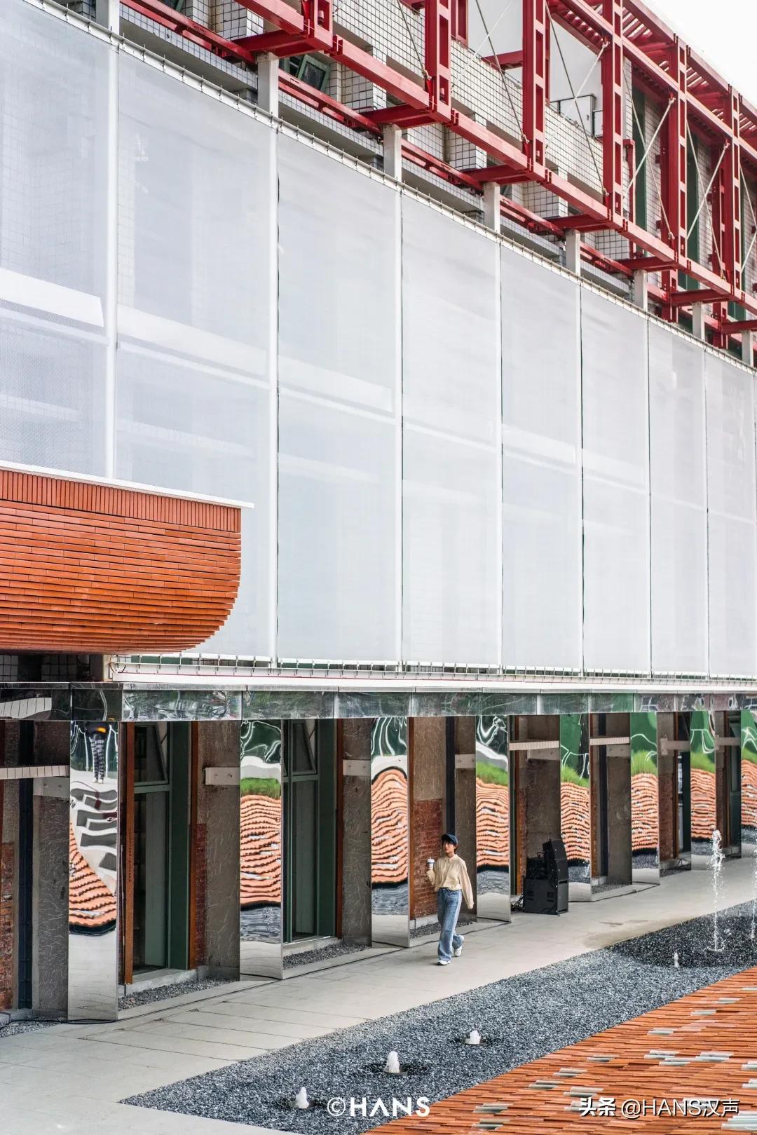 青山区红房子光影秀,青山红房子网红打卡地