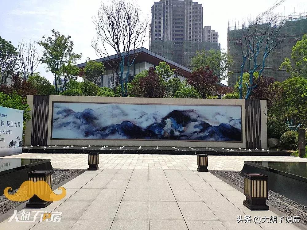 双合同、茶水费、全城摇号的武汉楼市，到底怎么了？