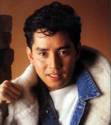 谭咏麟抛弃原配故事,谭咏麟原配现在如何了