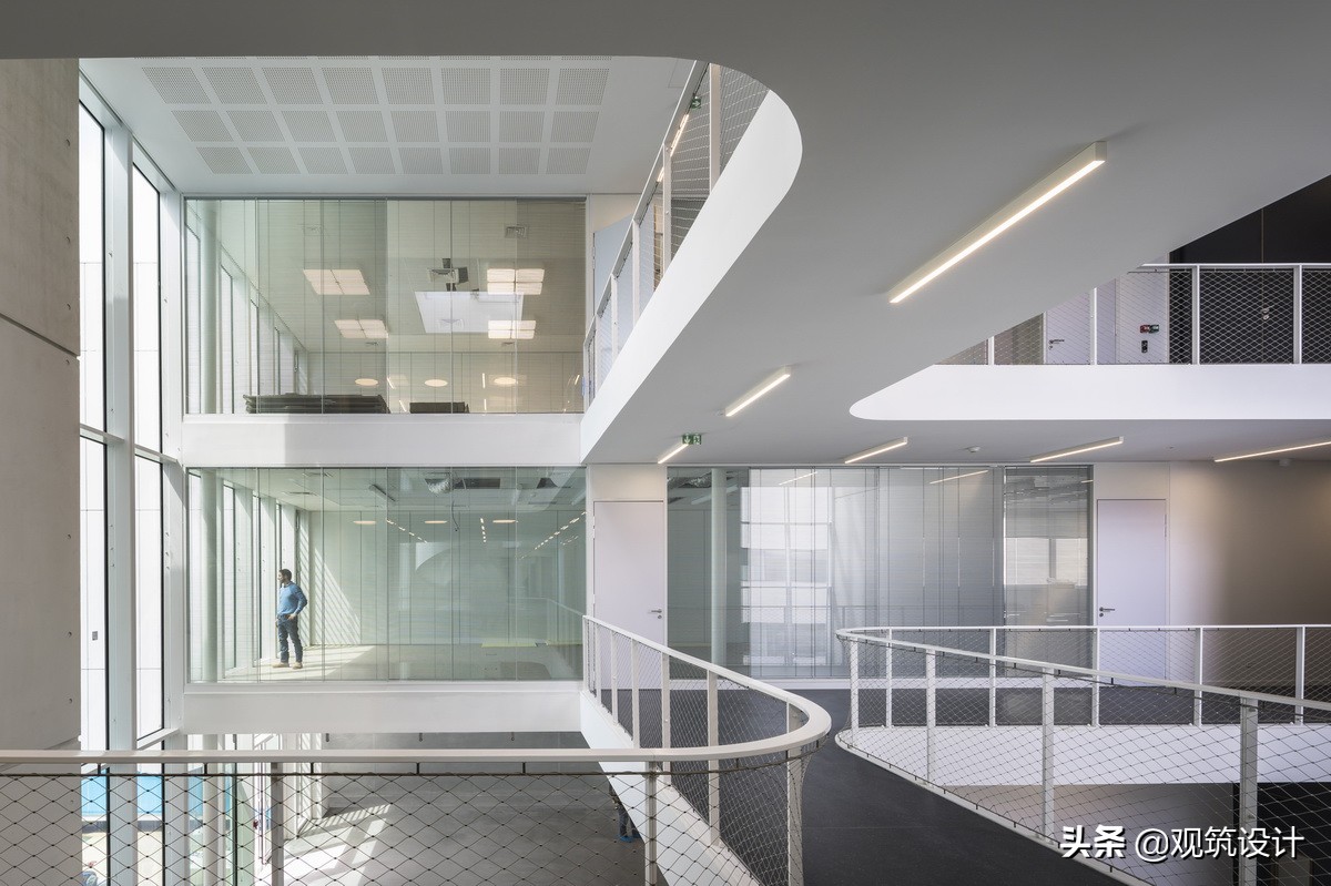 轻盈透明，曲直线的共舞：液化空气集团总部
