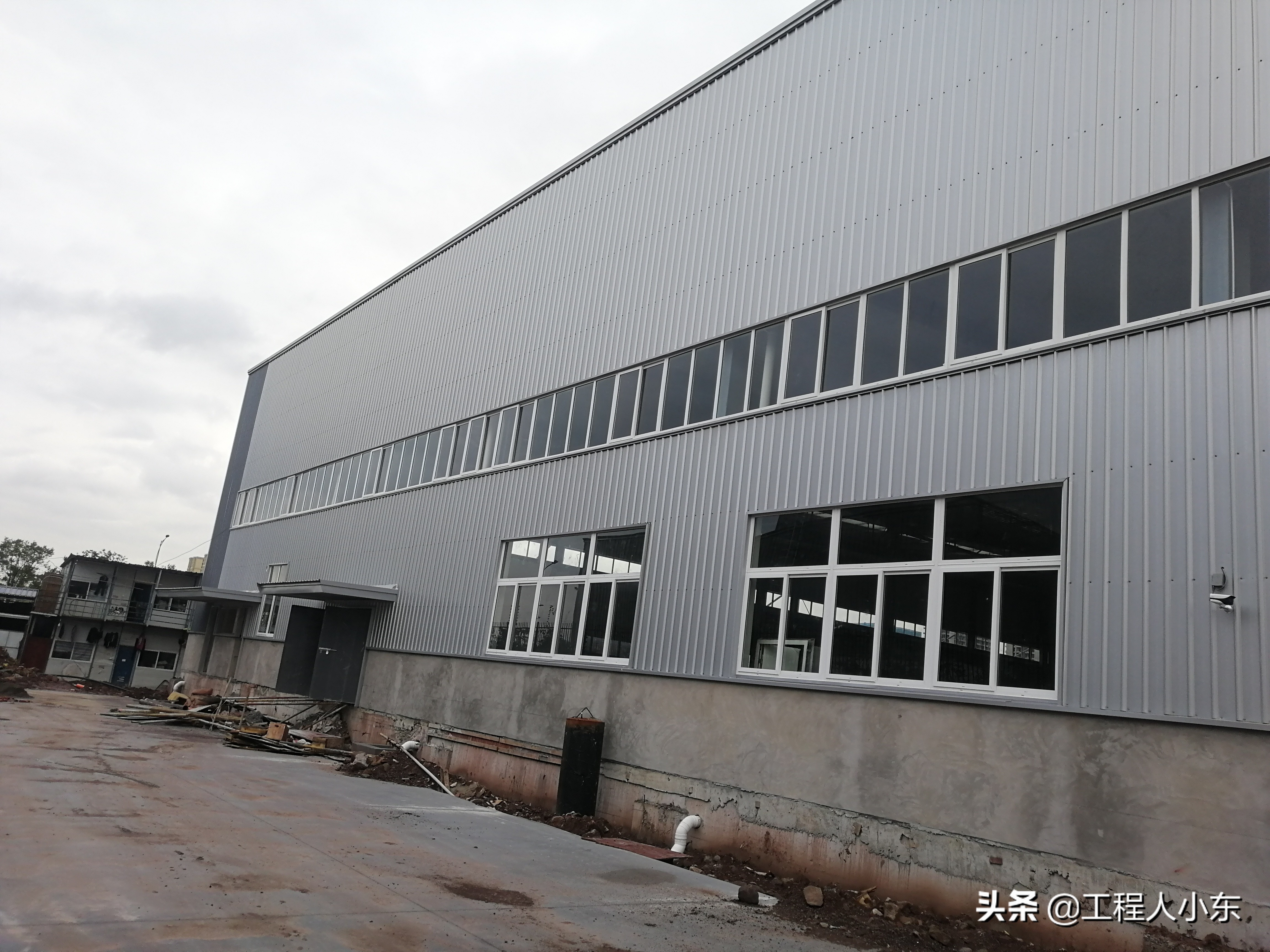 讲解钢结构厂房图,钢结构厂房基础施工动画演示