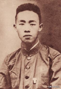 曾为毛*东泽**挚友,20岁时成为*党**内唯一的少数民族代表,牺牲前写下绝笔家书