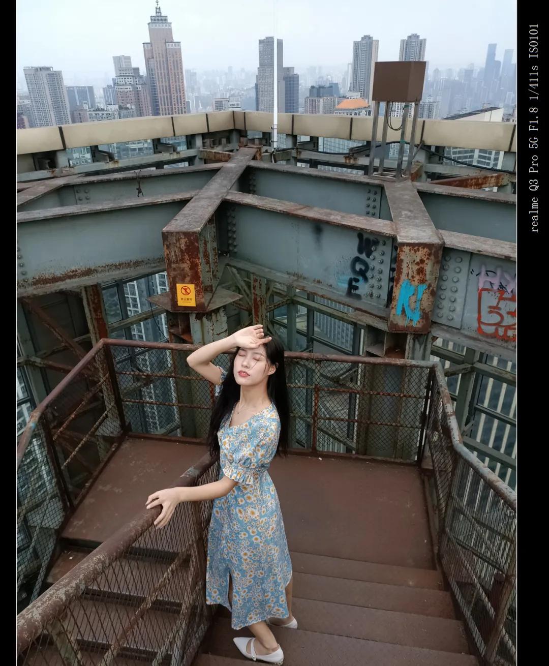 realmeq3是一款直面屏手机吗,realme最具性价比的千元机