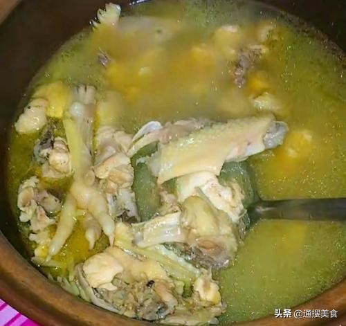 广西酒席整只炖鸡做法,白酒炖鸡的做法的视频