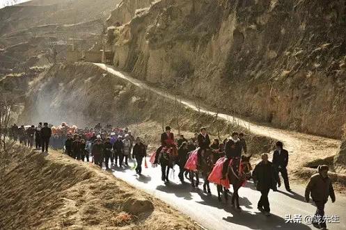 甘肃的婚嫁风俗背景说明,甘肃人的传统婚礼习俗