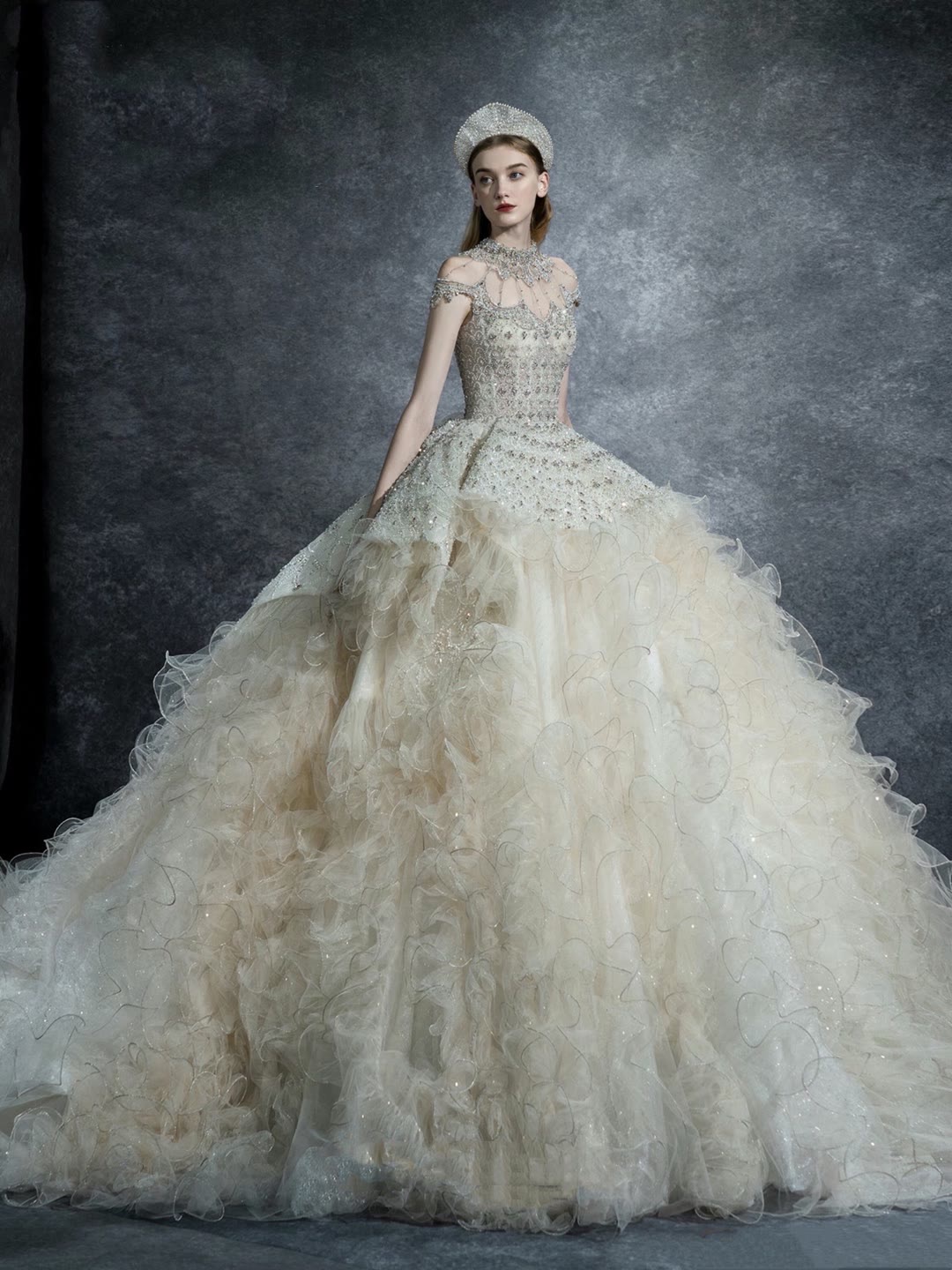 欧式婚纱美人图,欧式奢华婚纱图片