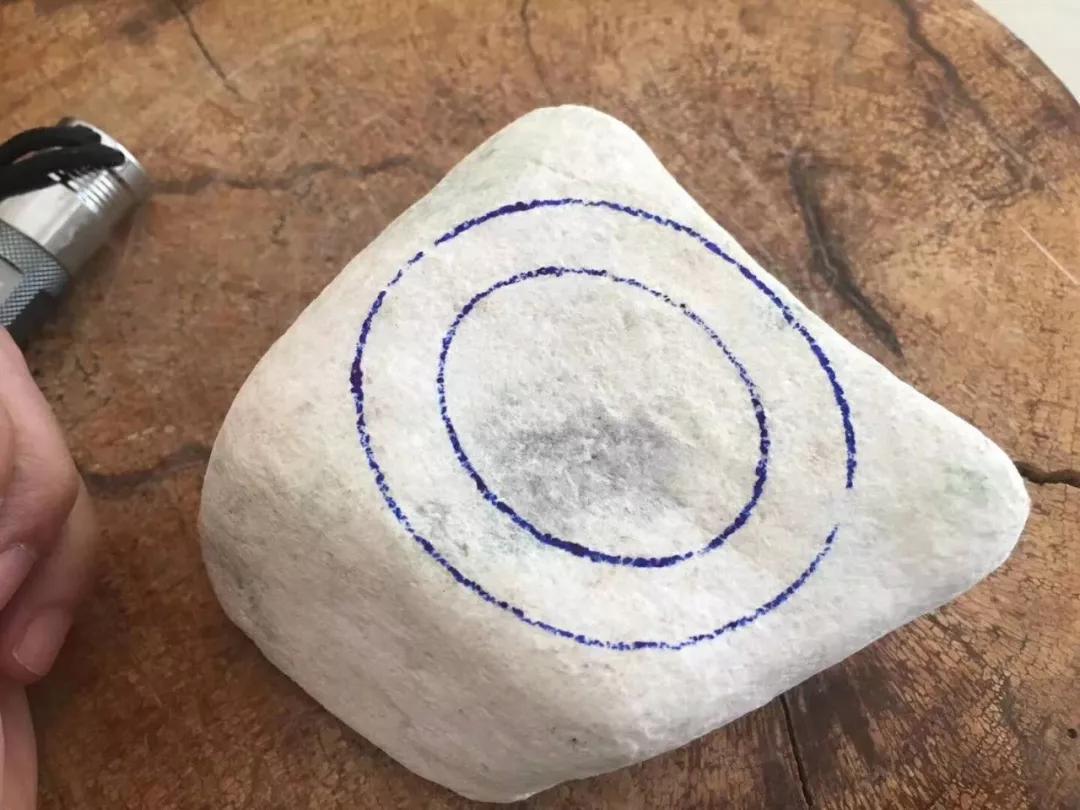 托朋友在缅甸带回来的翡翠手镯,木那冰春翡翠手镯