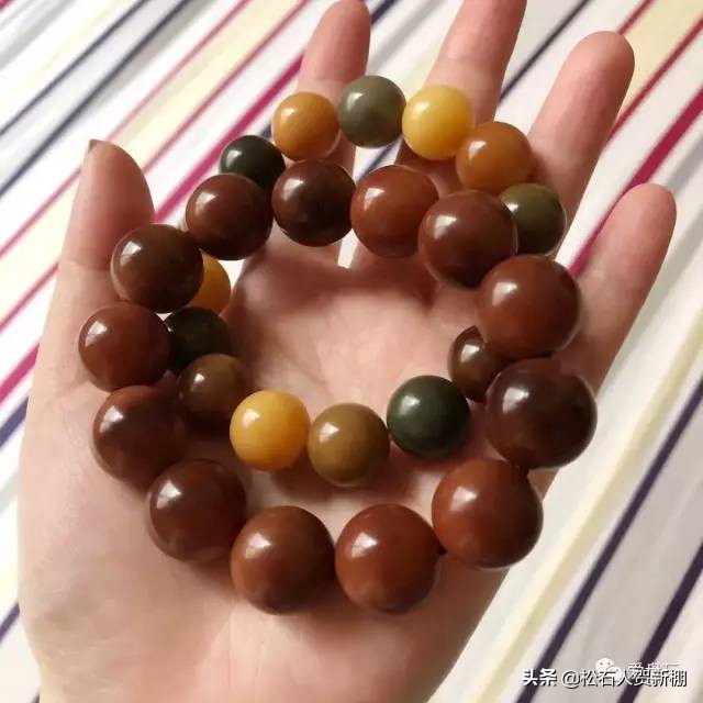 最容易盘出包浆的手串,盘玩包浆后变黑的文玩