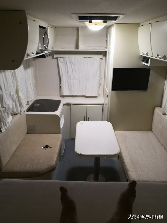 开房车自驾游的生活,老婆当专职司机