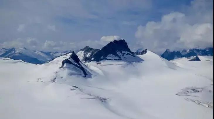 买一送一颐莲玻尿酸补水喷雾新品 (颐莲玻尿酸水乳买一送一)