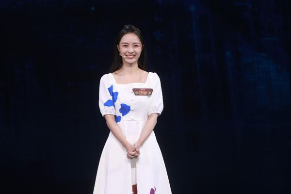 主持人大赛李莎旻子五分钟得分,主持人大赛李莎旻子走出去的视频