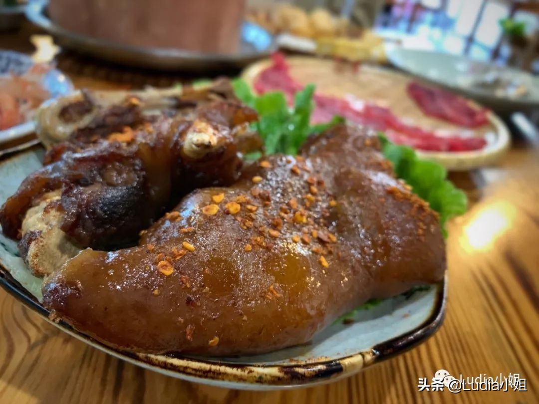 苏州：李公堤的牛杂汤锅配烤卤菜，组成不走寻常路的CP