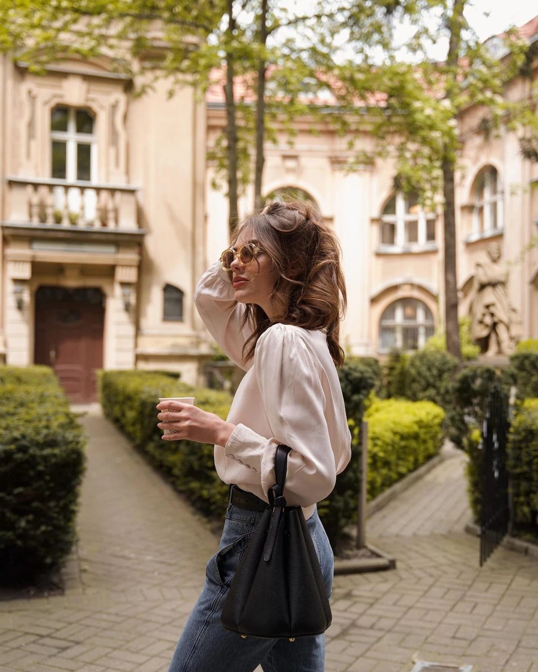 法国女人穿衣服为什么这么好看啊,法国精致女人穿着打扮