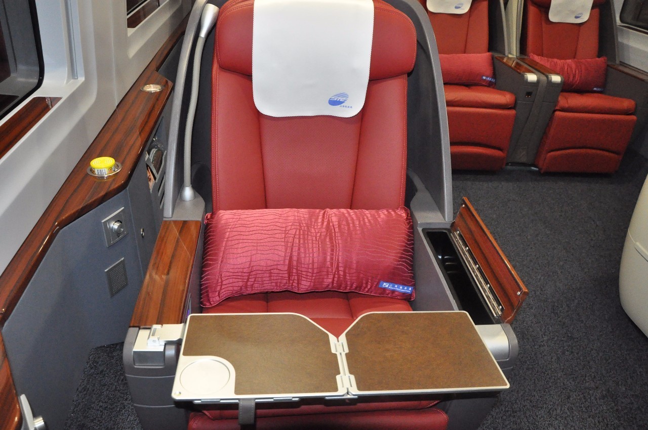 印度人看中国火车站,外国人看中国印度高铁视频反应