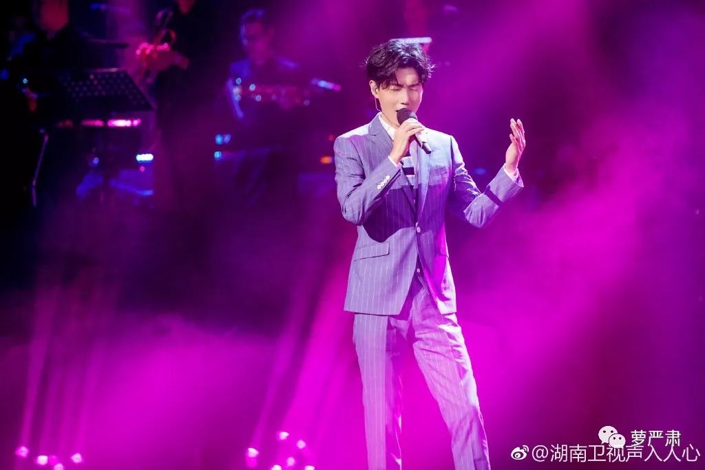 一开始我以为爱上了实力派,没想到他们还全是梗王