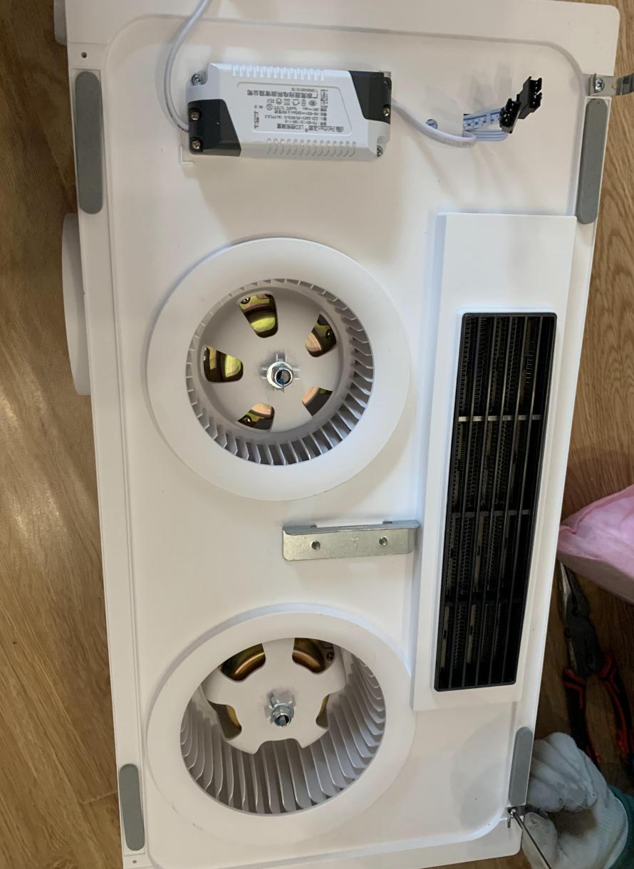 飞雕云控浴霸,飞雕浴霸和yeelight浴霸哪个好