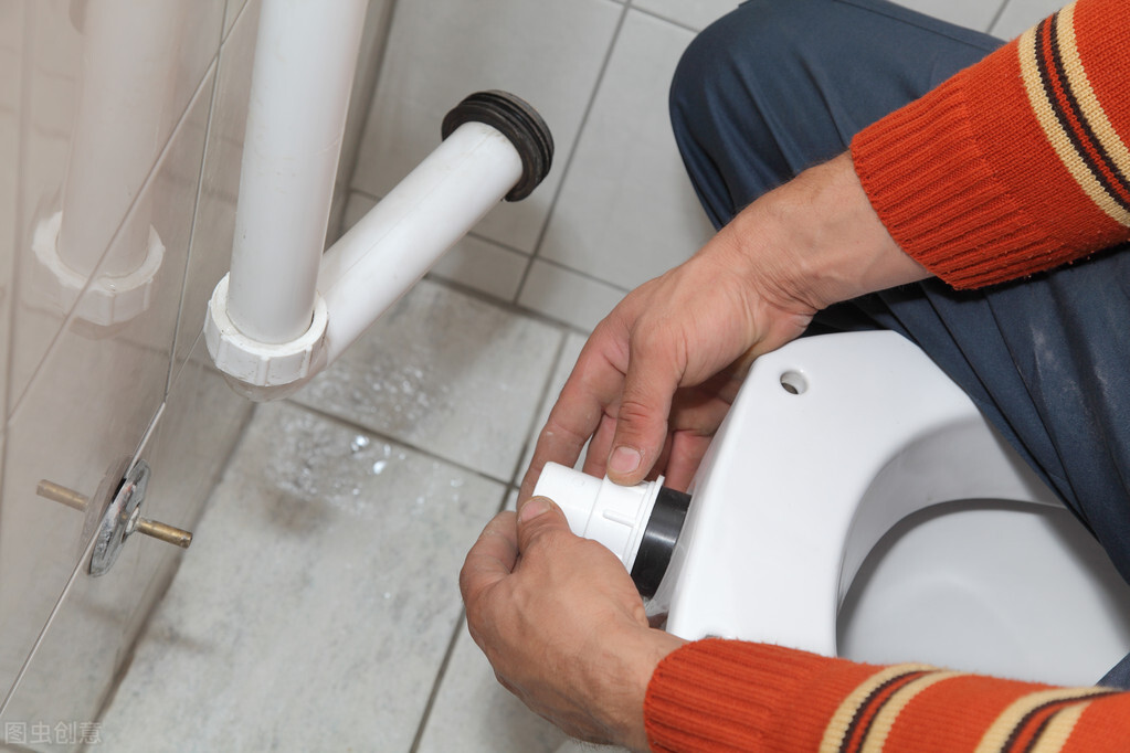 装修好卫生间马桶移位方法,马桶移位器和蹲坑移位器一样吗