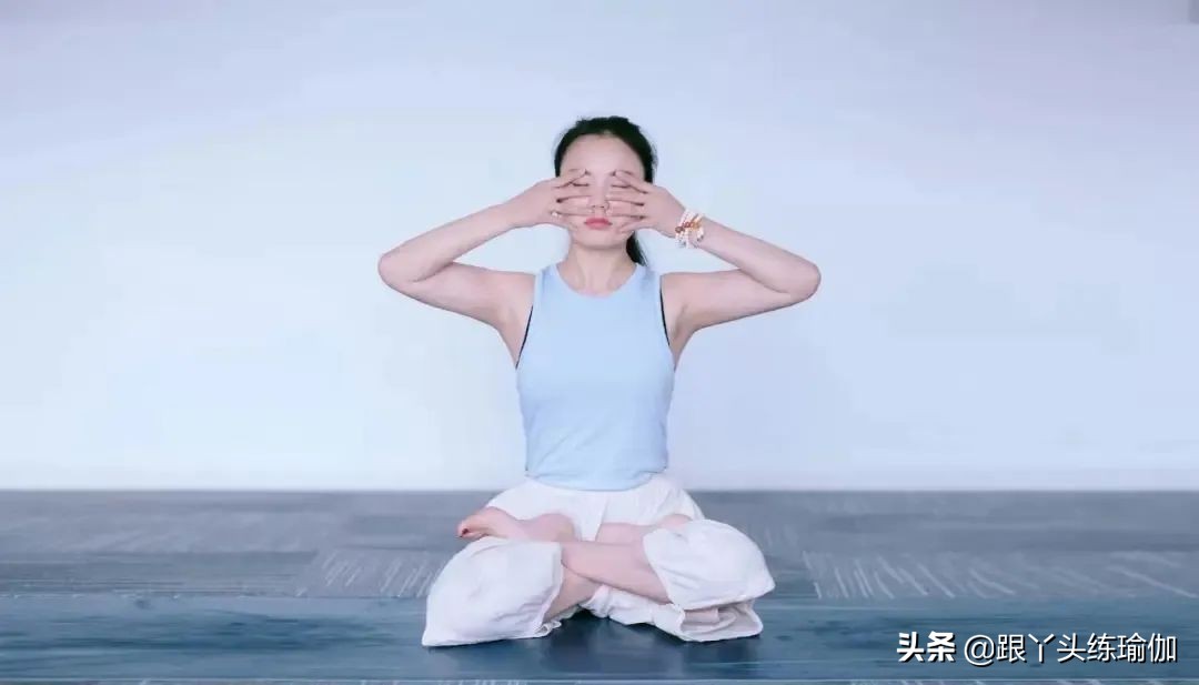 练一个月的瑜伽对身心有什么帮助,一起体验练习瑜伽的好处吧