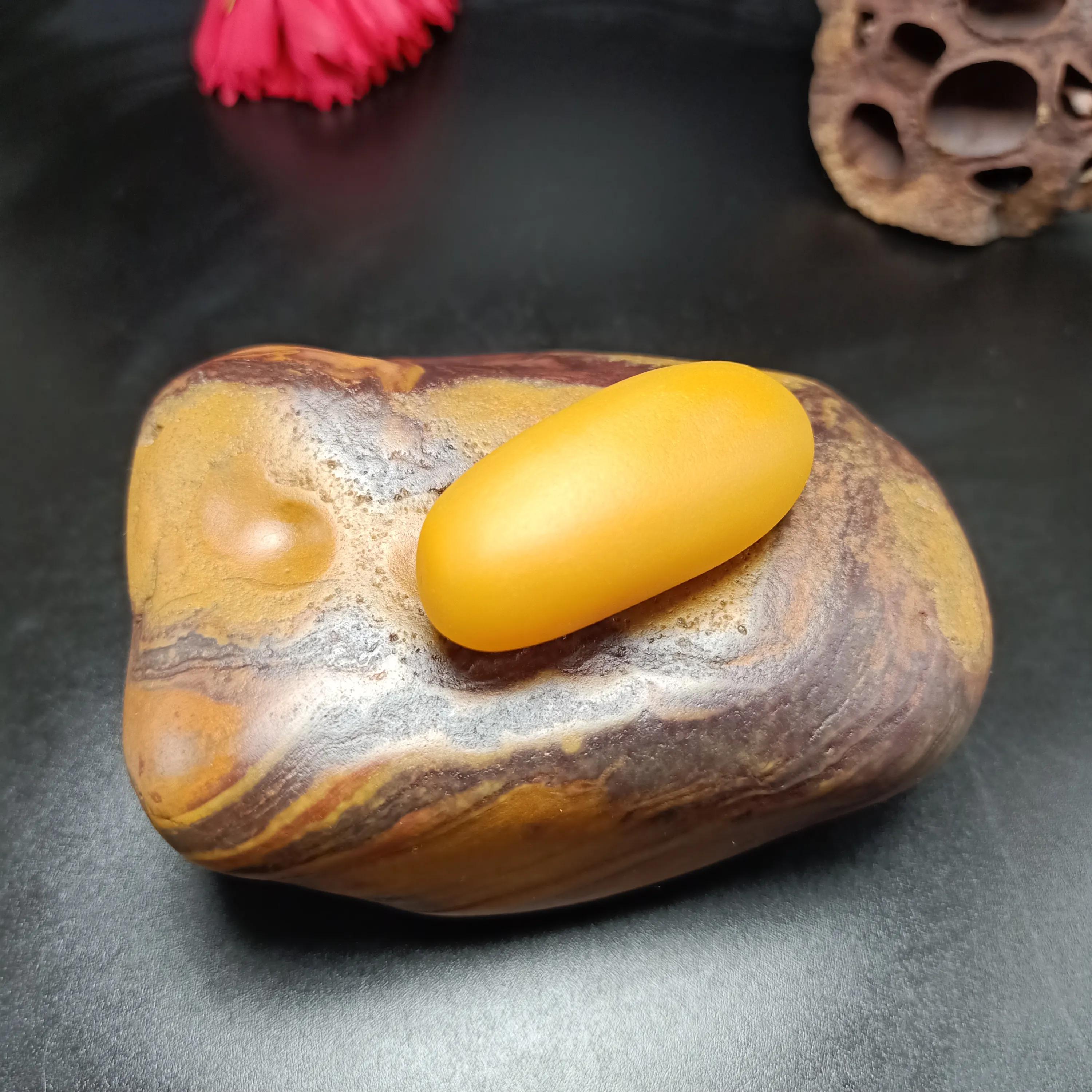 黄蜡石种类名称介绍,黄蜡石到底是什么石头