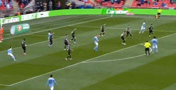 曼城5:1狼斯特林错失机会,复盘曼城1:2曼联