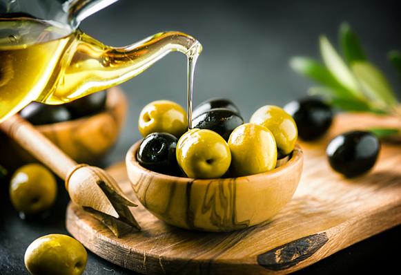 橄榄油能护肤美白吗,橄榄油的美容护肤方法