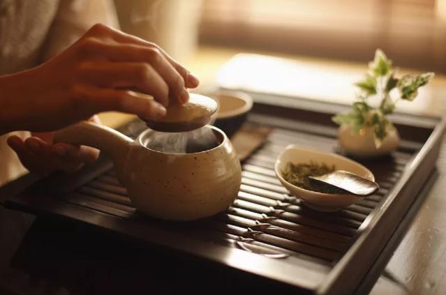 原味云南七子饼茶,云南七子饼茶什么好处