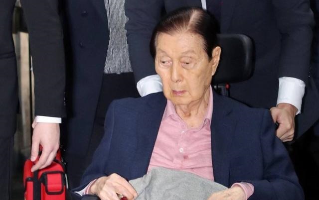 他白手起家27岁赚27亿,他白手起家创业后身价竟上亿