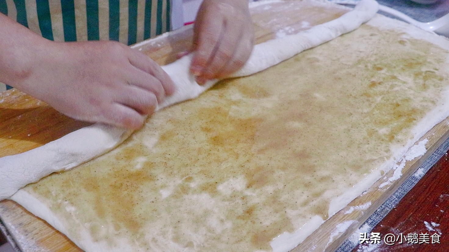 香酥五香烧饼的做法视频,烤箱做五香烧饼的制作方法和配料