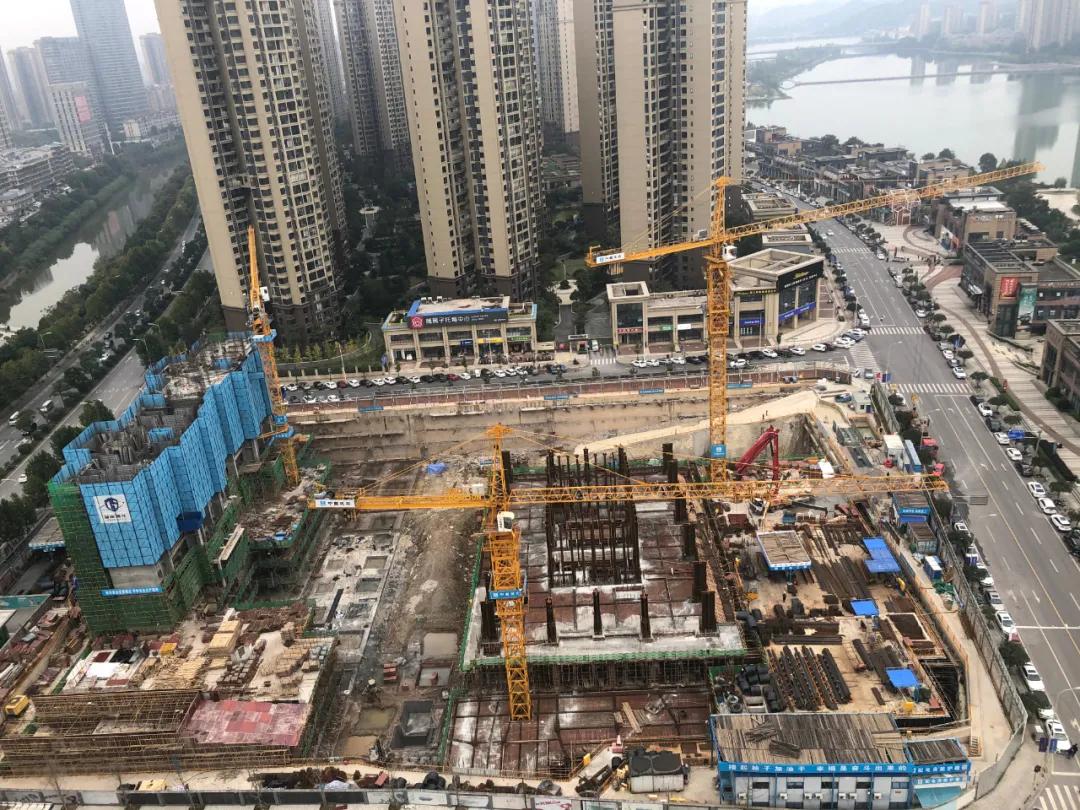 中建梅溪湖中心一线湖景房,137平房子公摊多少