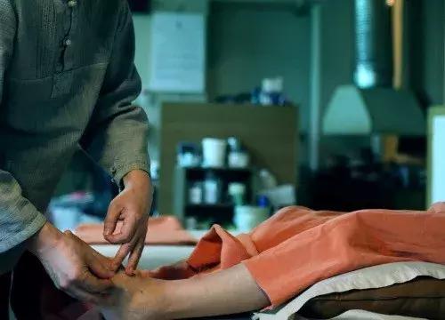 产后头痛，腰背痛，怕冷...满月发汗了解下?！