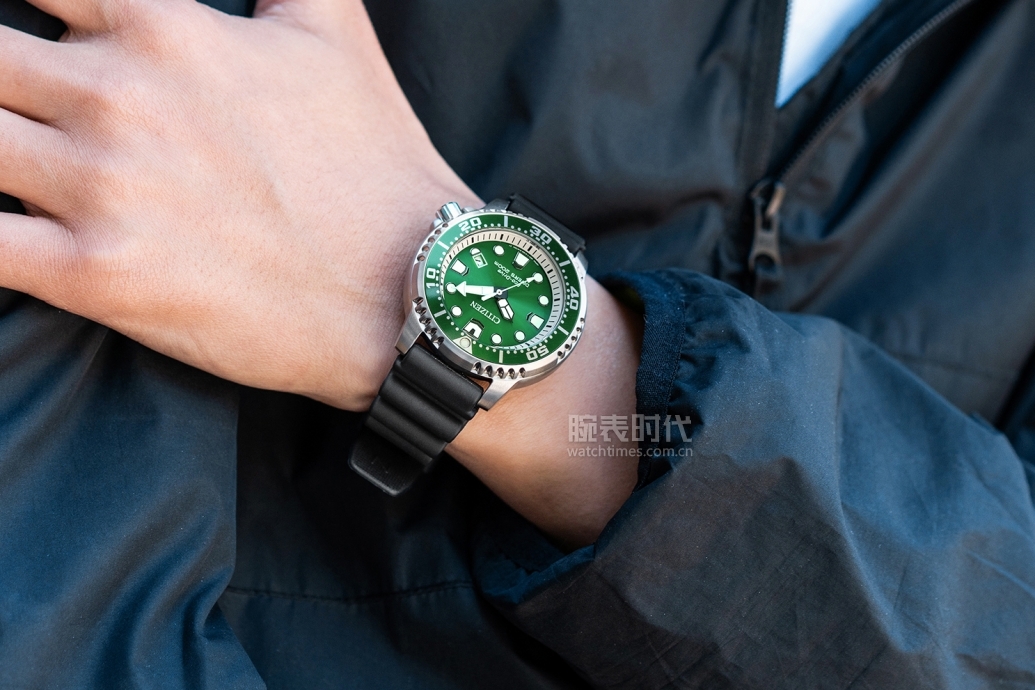 西铁城腕表老款版,两千左右的西铁城光动能腕表