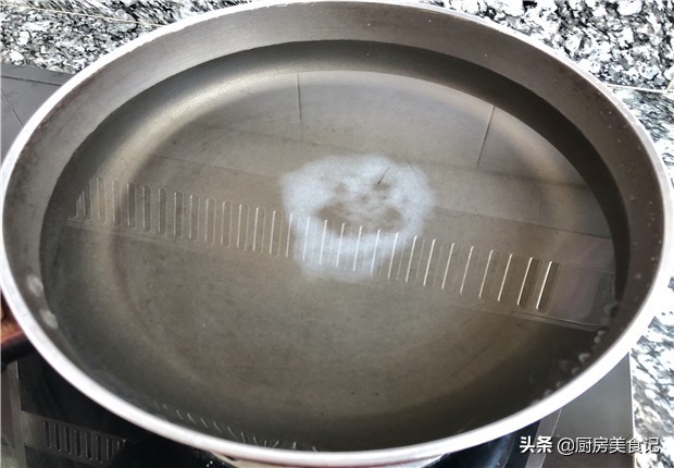 凉粉怎么做柔软劲道不容易断,怎么在家做最劲道的凉粉呢