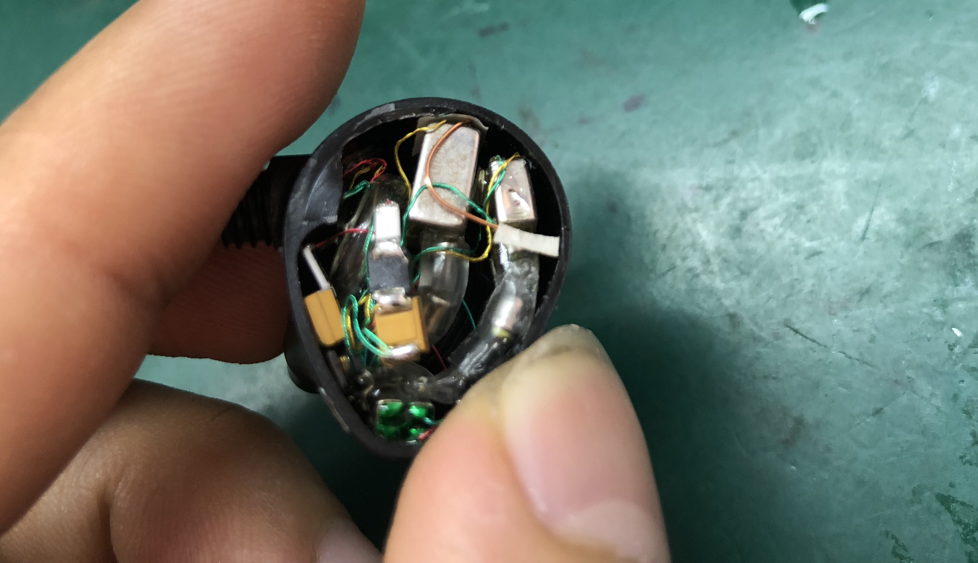 美国手工，艾利和JHROSIE动铁6单元耳机听感与偏音的拆解分析