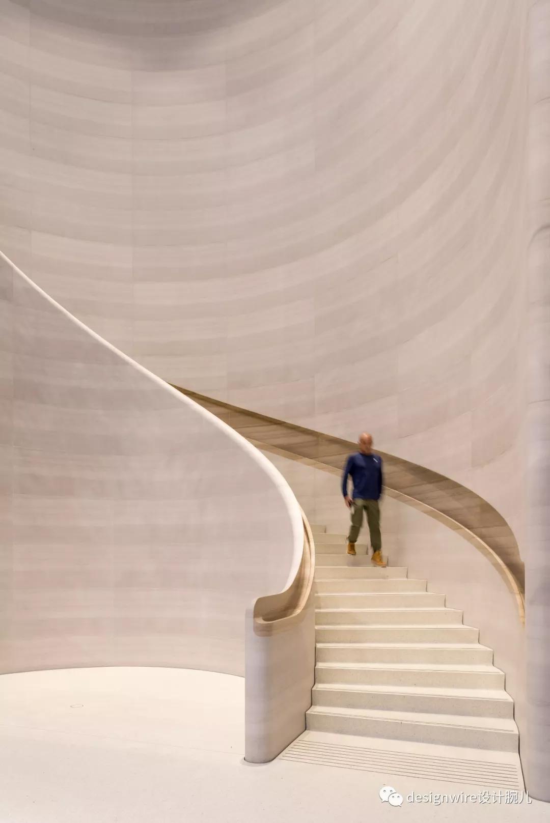 全球第一家苹果水上直营店在哪里,全球第一水上零售店