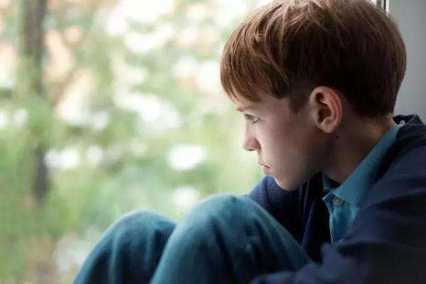 孩子一上学就肚子疼不上学就不疼,孩子上学肚子疼回家就不疼了