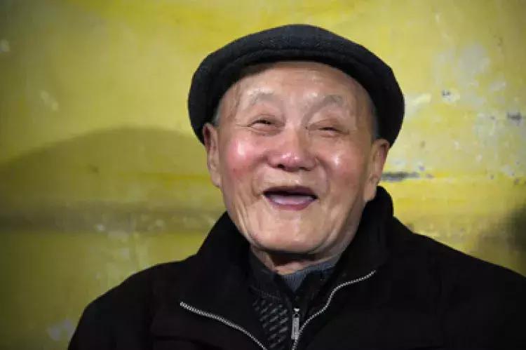 夜读|以芳华立誓，不负你眼中星辰熠熠