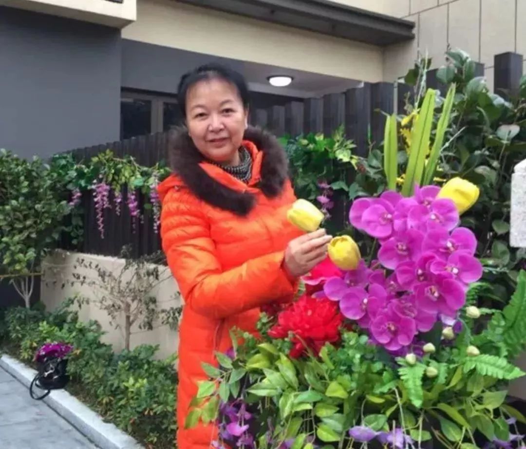 中国大妈拍照十大姿势抖音,中国大妈丝巾拍照姿势