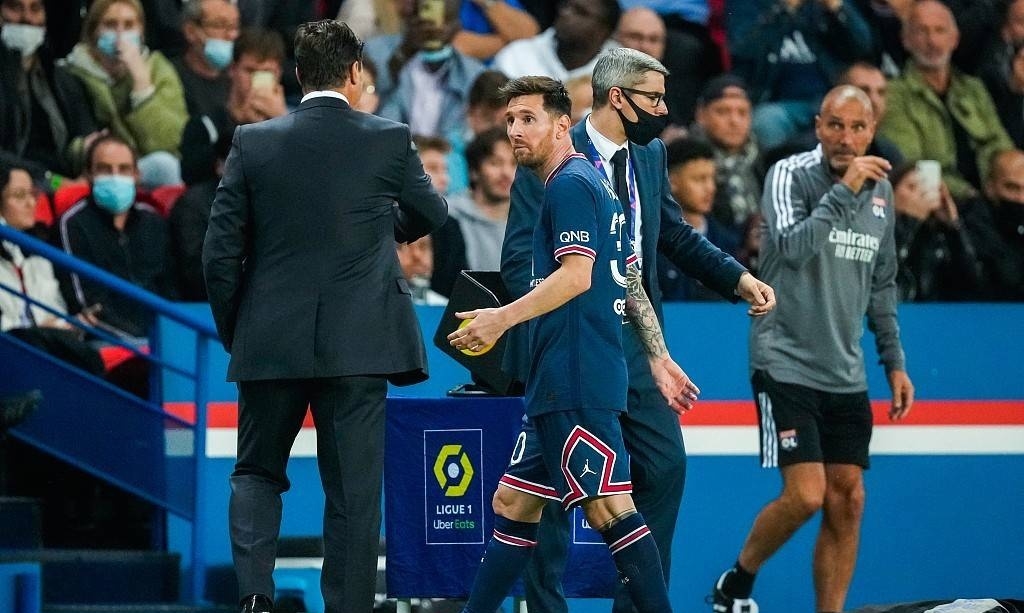 梅西与周杰伦合照,梅西内马尔姆巴佩亲密互动