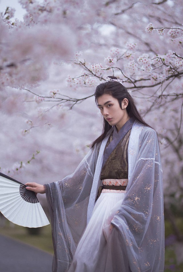 吟风·《词作》九首:冷月苍苍,幽思漫漫,闲步茫然难语