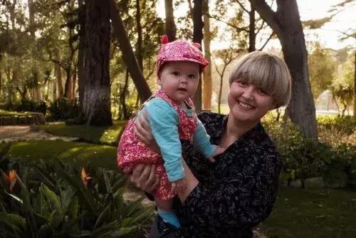 她拍了2000位美女，打*网破**红脸审美：这样的美人，流水线生产不出