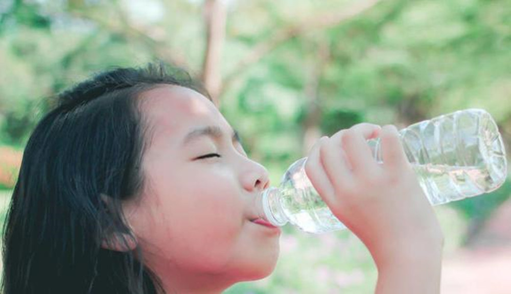 老辈人说小儿无六月有道理吗,为什么老人都说小孩没有六月天