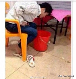 那些沙雕室友，一个室友用脸盆泡袜子*裤内**，我怀疑他在养宠物！