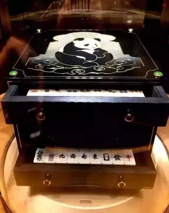 “姐妹在吗？约你打个麻将，爱马仕28万块一局的那种！”