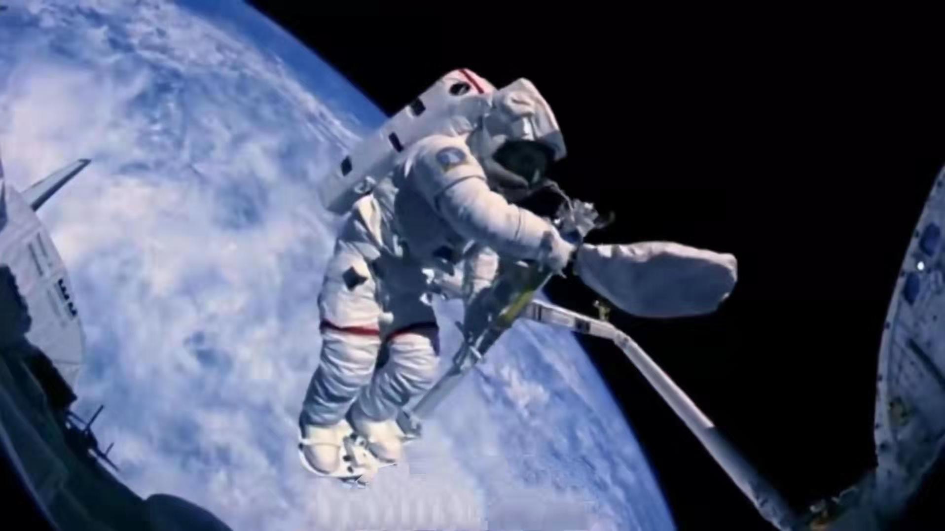 人类首次登月罕见镜头公开,人类首次登月的真实事件