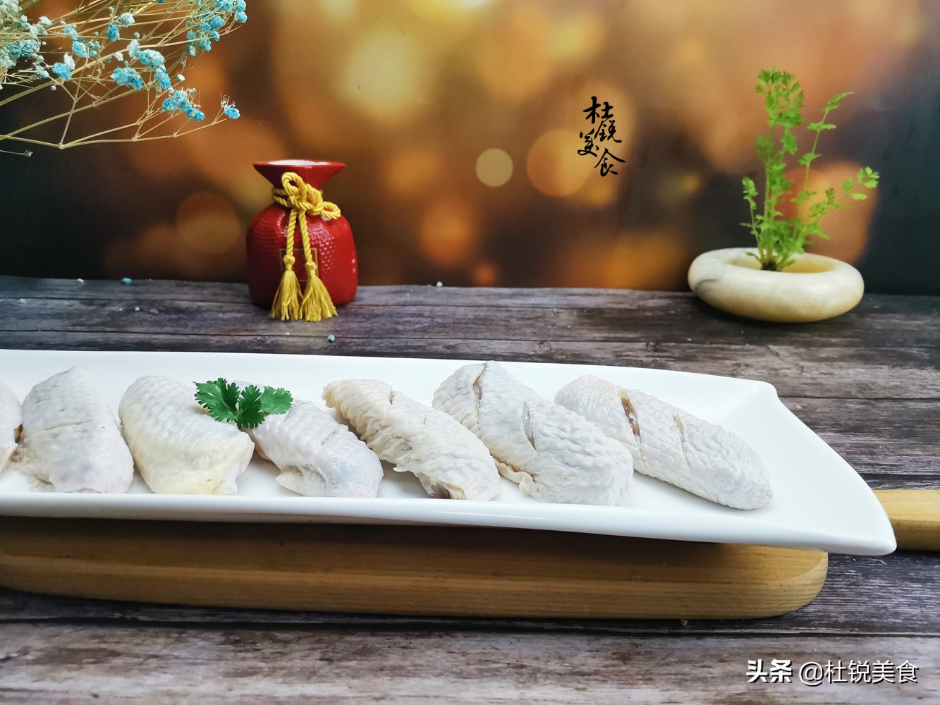 鸡翅这样做比烤的好吃,鸡翅怎么烤好吃到吮指